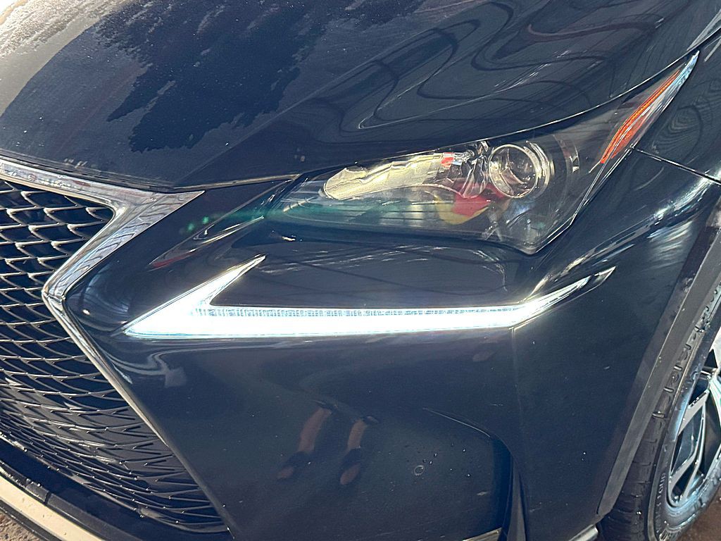 2015 Lexus NX Image 30