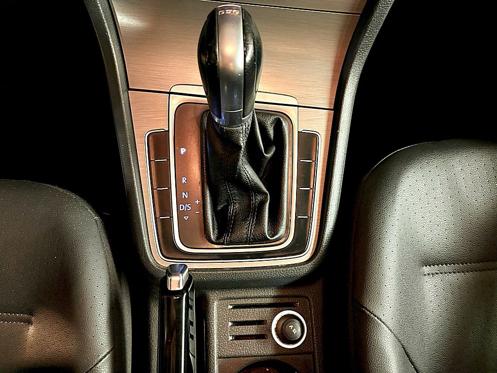 2015 Volkswagen Golf Image 14