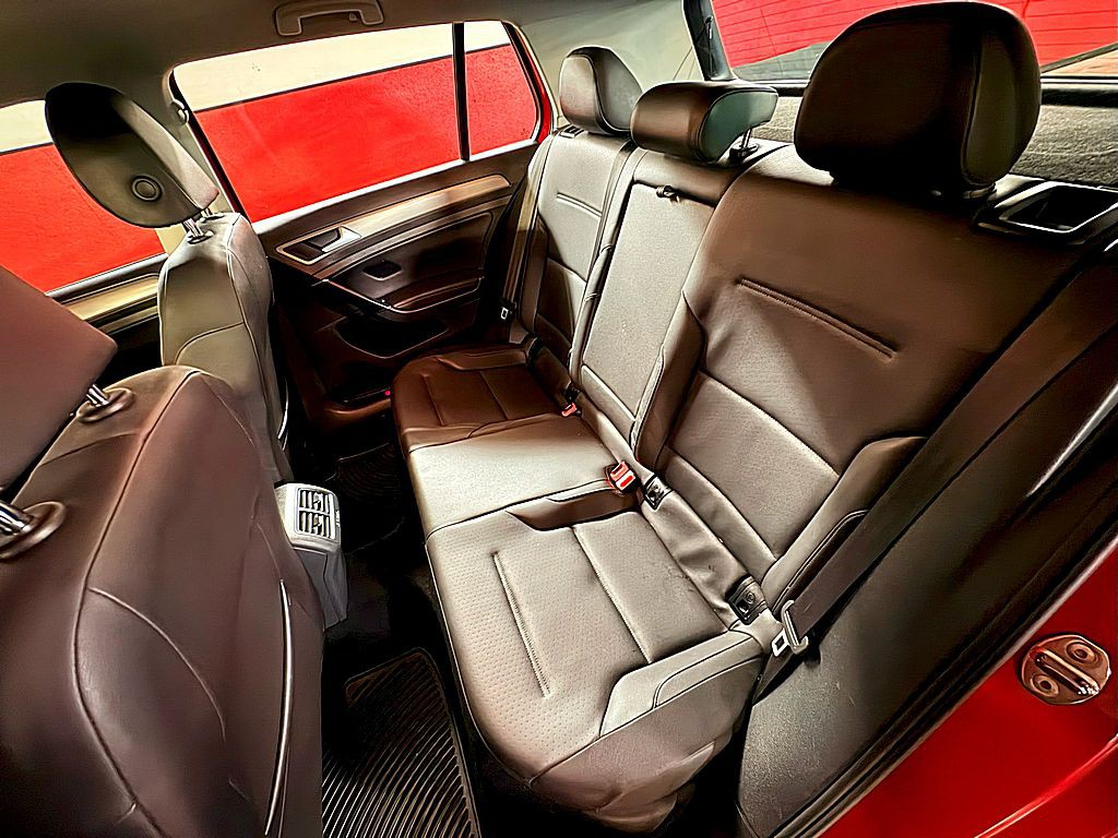 2015 Volkswagen Golf Image 18