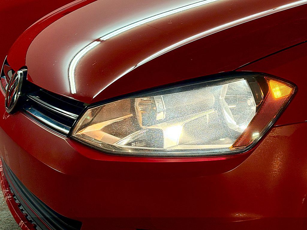 2015 Volkswagen Golf Image 25
