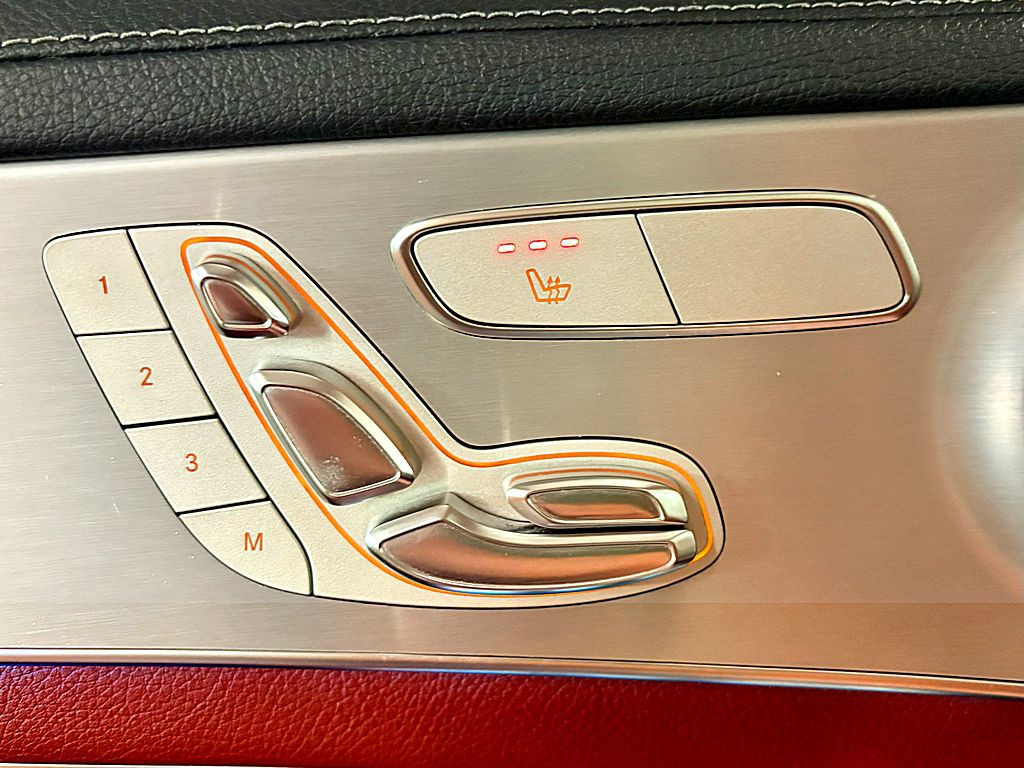 2016 Mercedes-Benz C-Class Image 19
