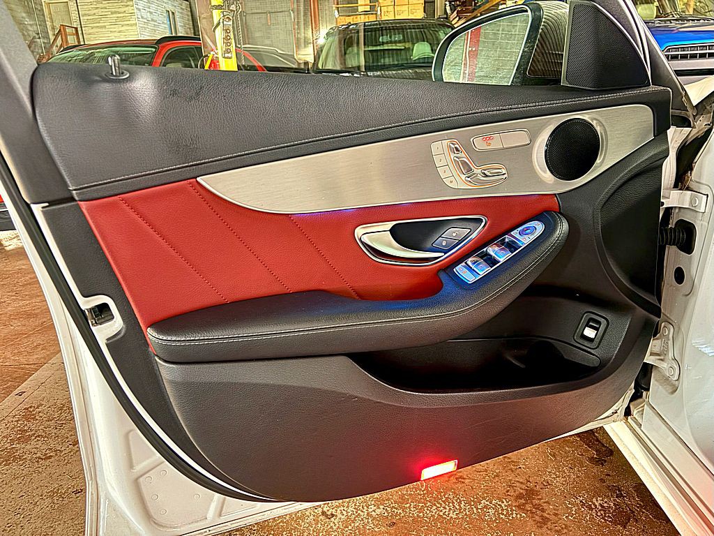 2016 Mercedes-Benz C-Class Image 20