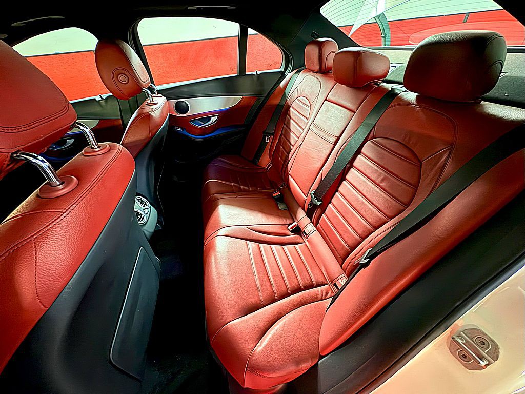 2016 Mercedes-Benz C-Class Image 22