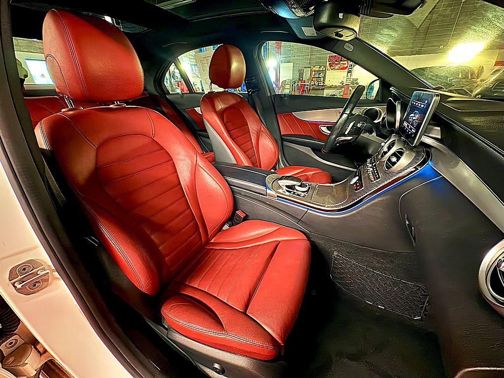 2016 Mercedes-Benz C-Class Image 26
