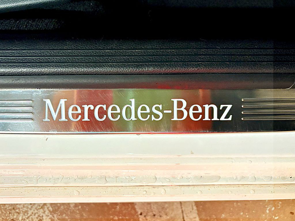 2016 Mercedes-Benz C-Class Image 27