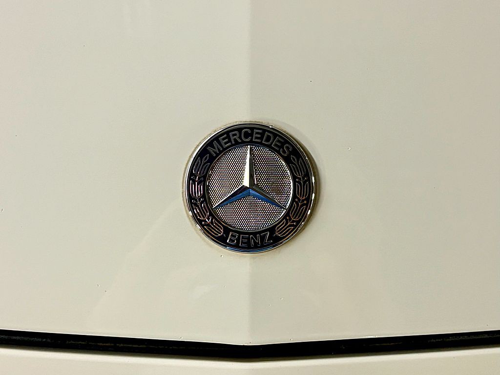 2016 Mercedes-Benz C-Class Image 31