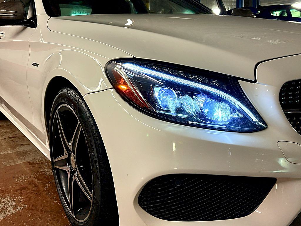 2016 Mercedes-Benz C-Class Image 32