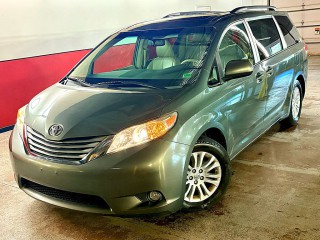 Image for 2013 Toyota Sienna XLE ID: 6770503