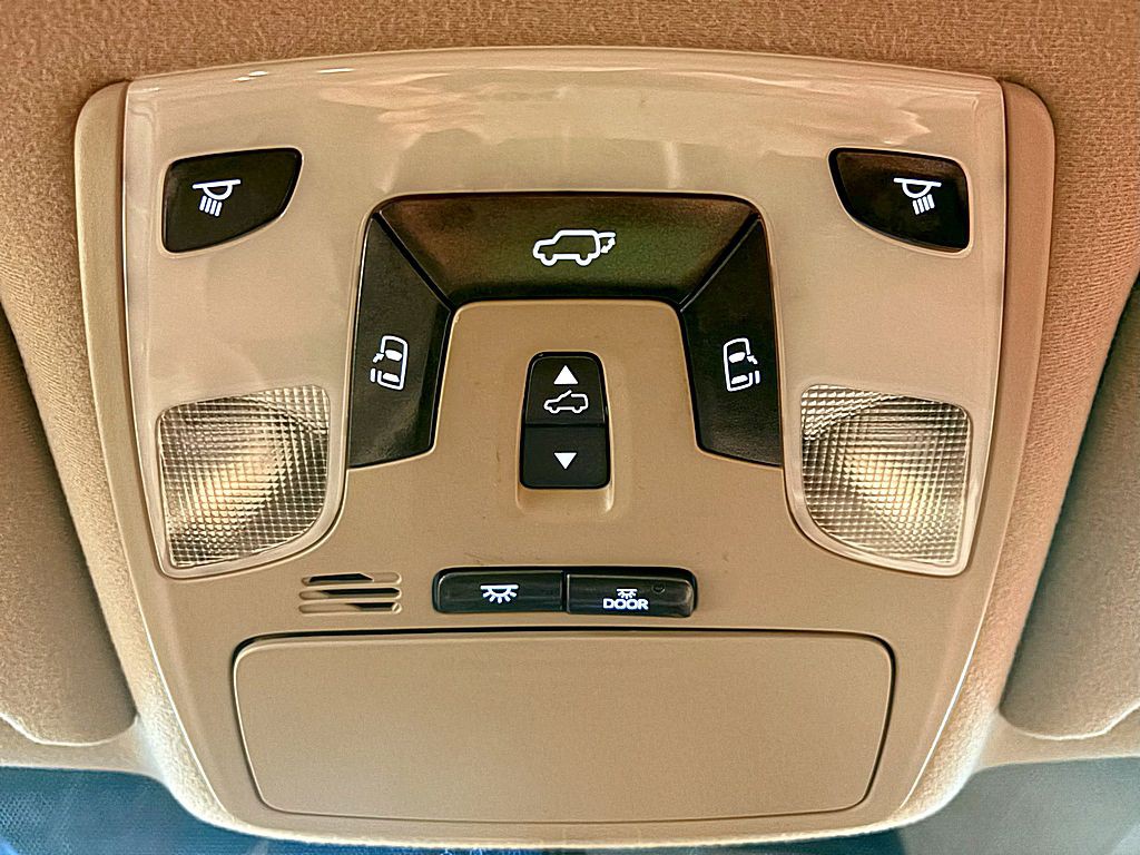 2013 Toyota Sienna Image 20