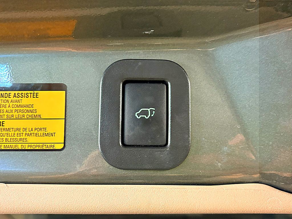 2013 Toyota Sienna Image 24