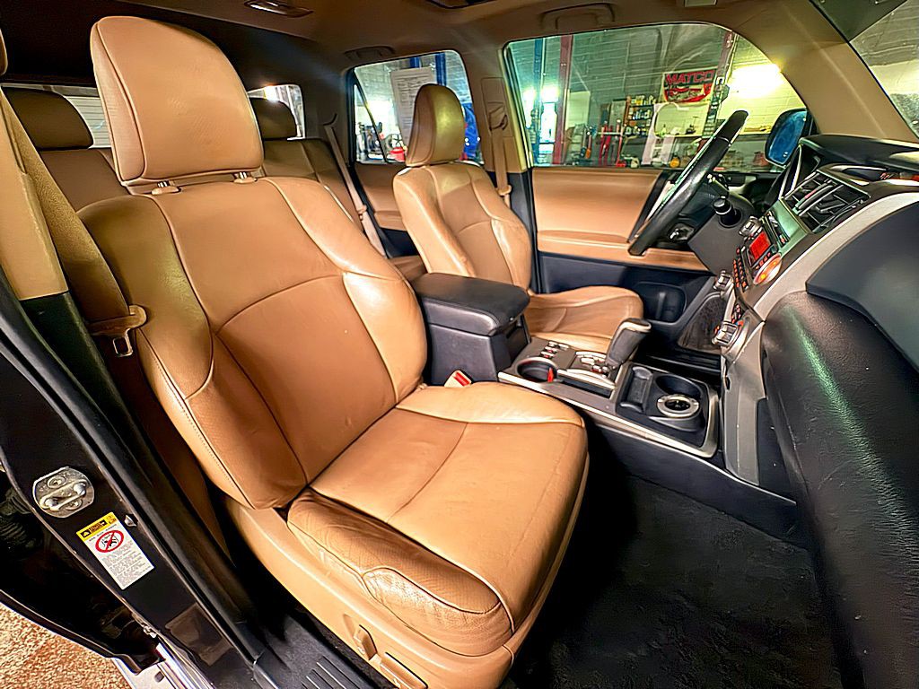 2010 Toyota 4Runner Image 28
