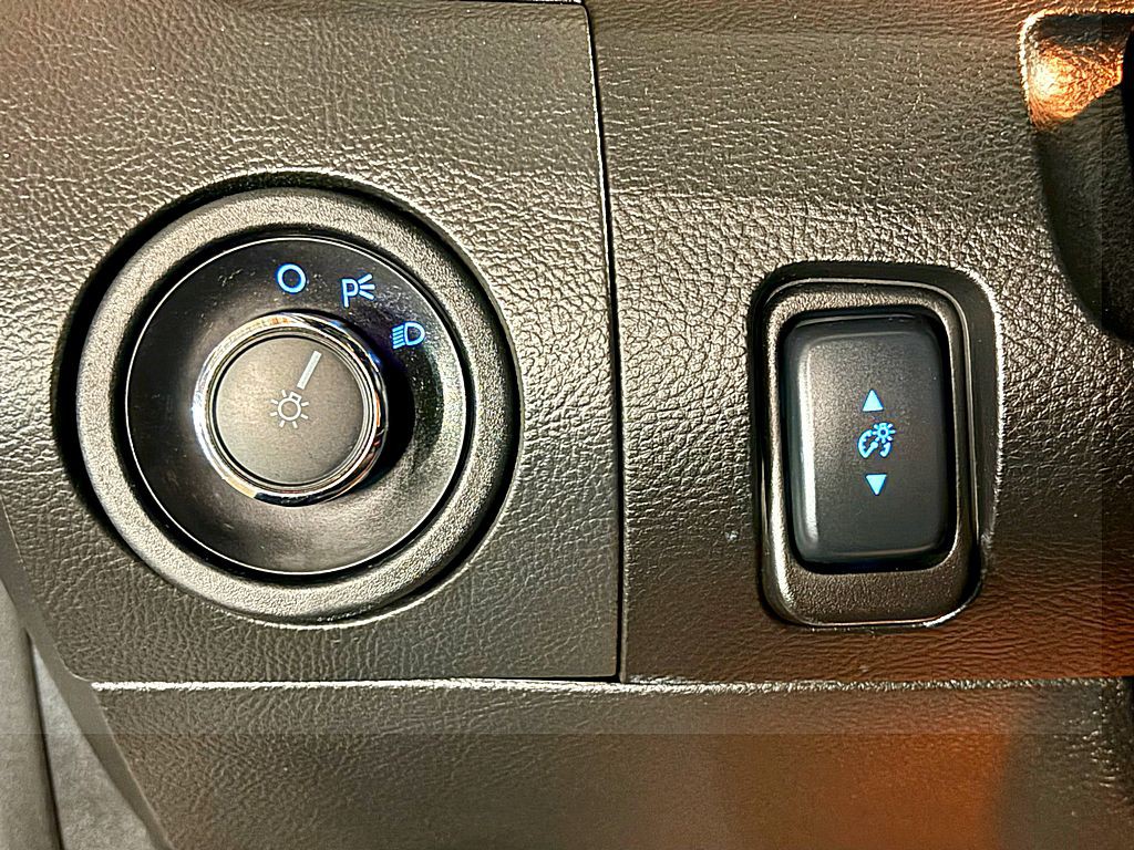 2013 Ford Taurus Image 16