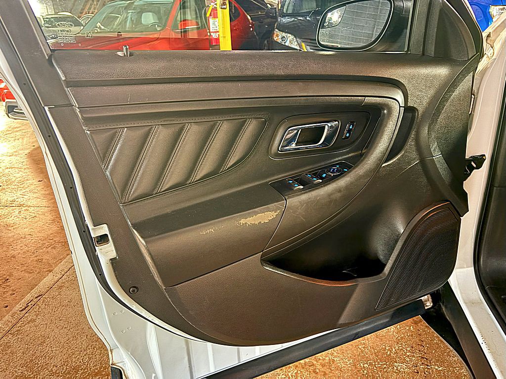 2013 Ford Taurus Image 17
