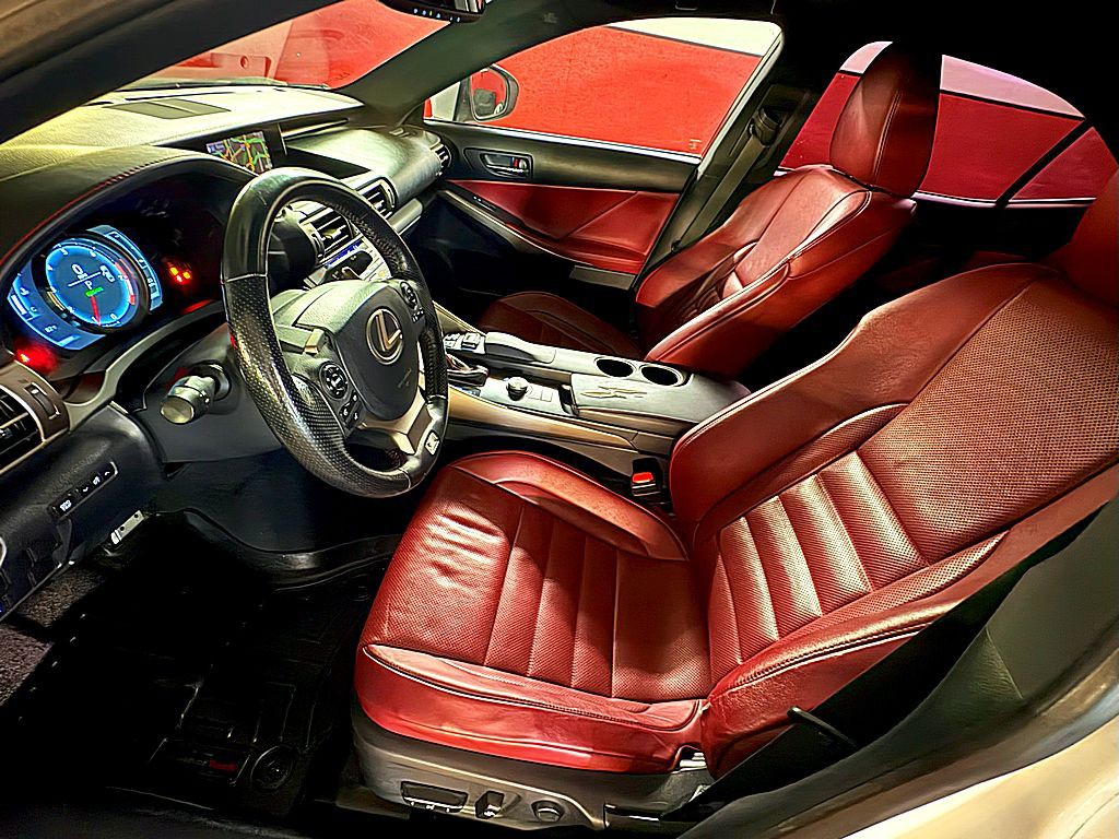 2015 Lexus IS Image 10