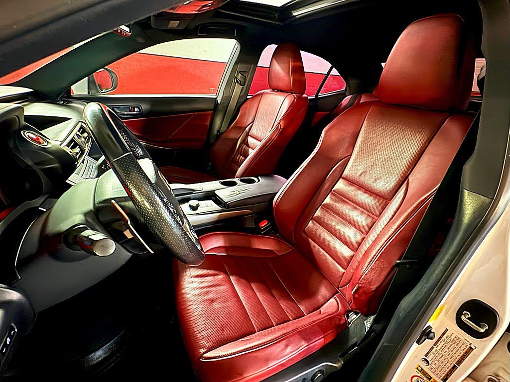 2015 Lexus IS Image 11
