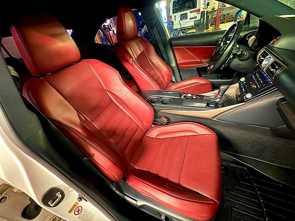 2015 Lexus IS Image 25