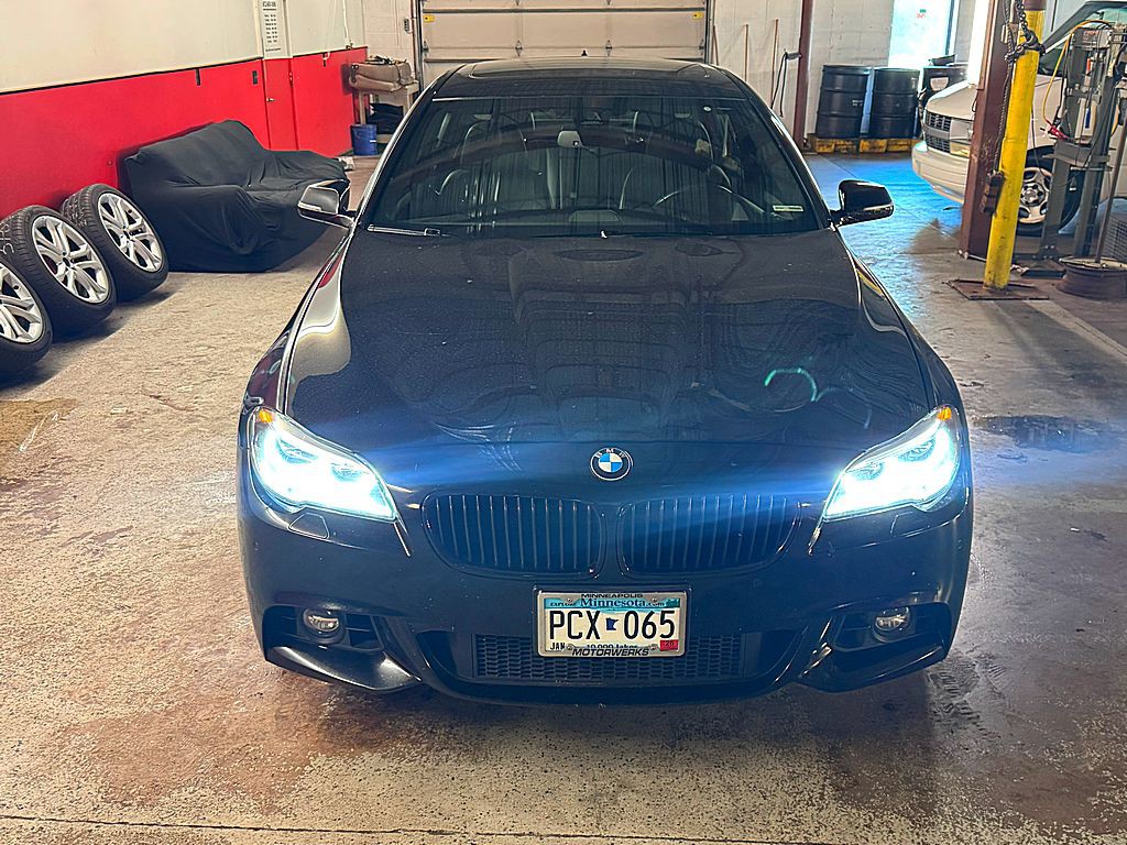2016 BMW 5 Series Image 9