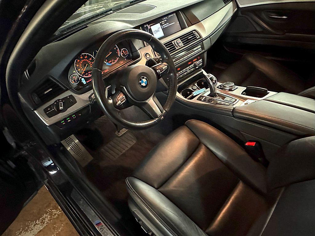 2016 BMW 5 Series Image 11