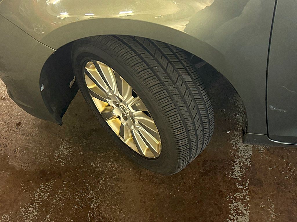 2012 Toyota Sienna Image 3