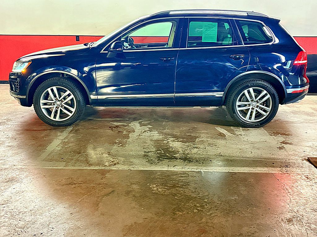 2016 Volkswagen Touareg Image 4