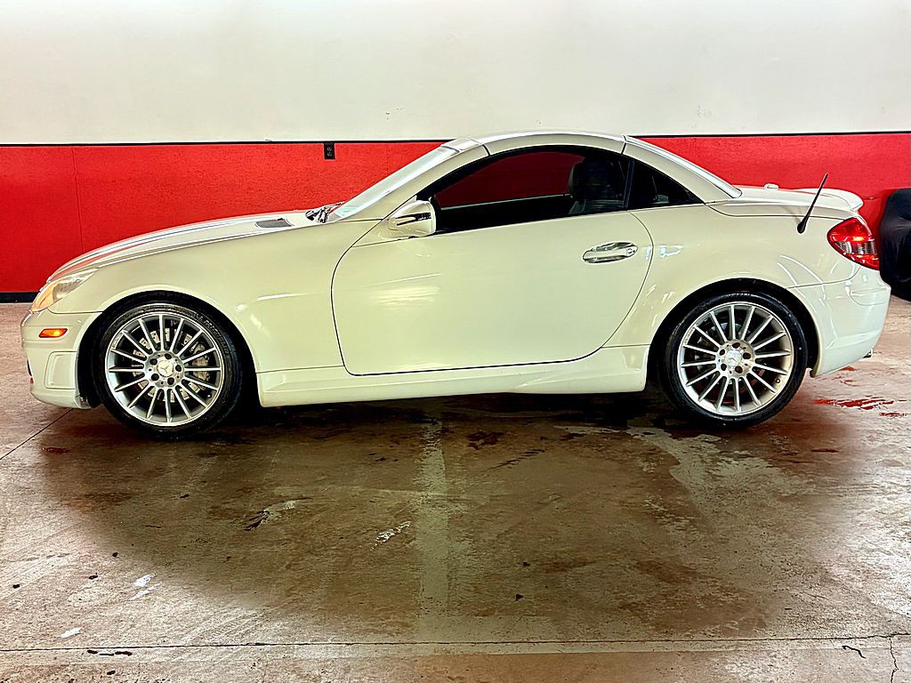2010 Mercedes-Benz SLK-Class Image 4