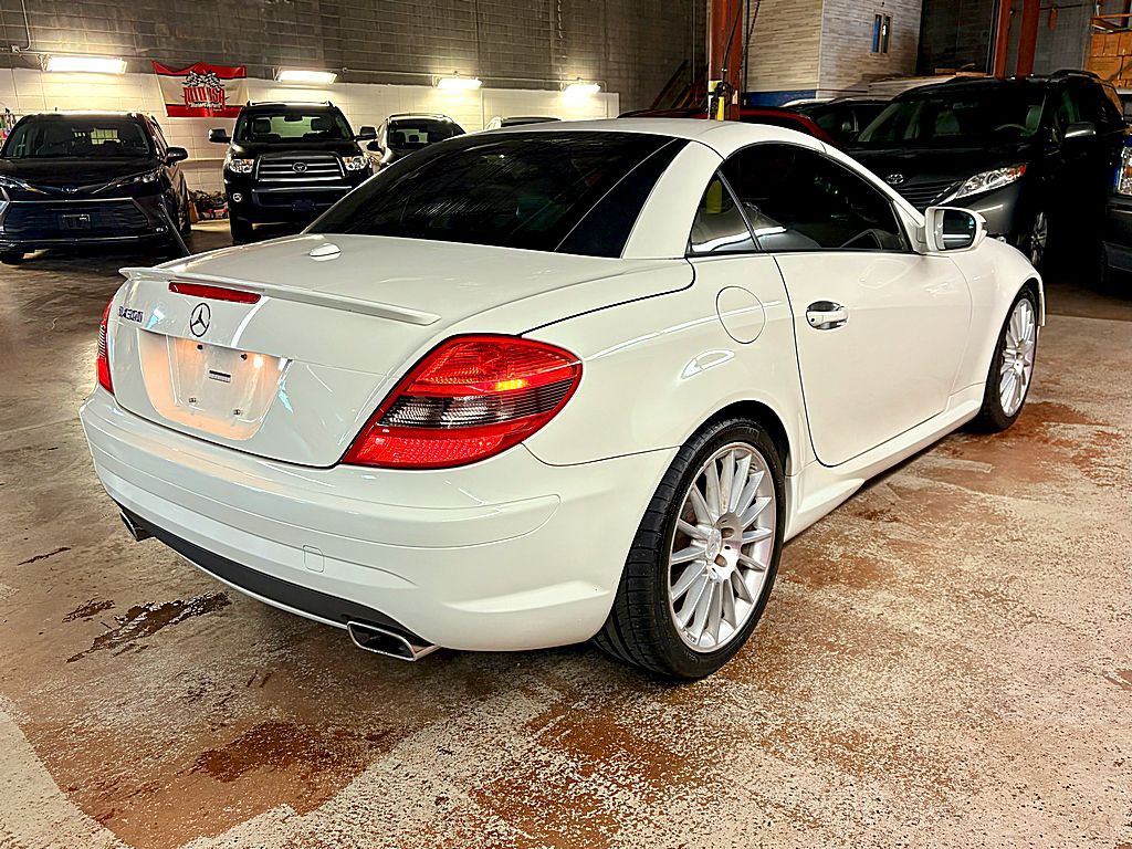 2010 Mercedes-Benz SLK-Class Image 7