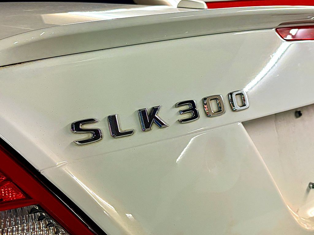 2010 Mercedes-Benz SLK-Class Image 25