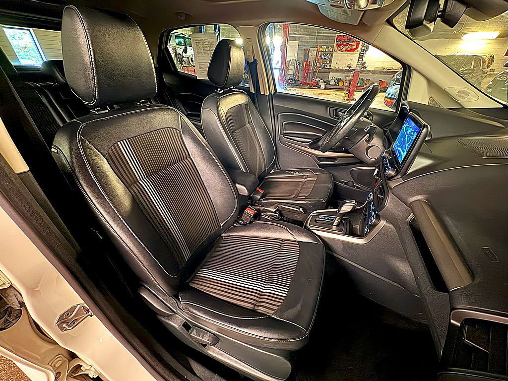 2020 Ford Econoline Image 24