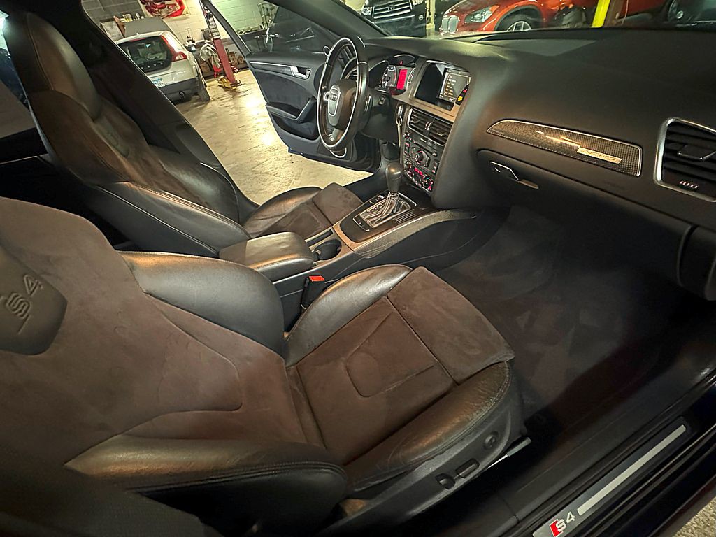 2011 Audi S4 Image 18