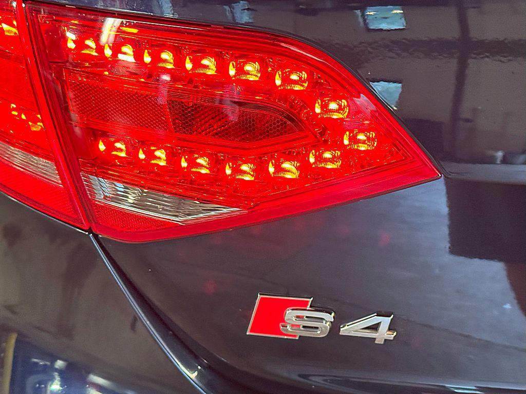 2011 Audi S4 Image 25