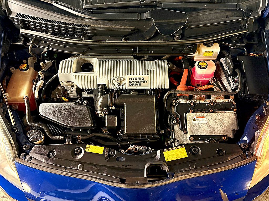 2010 Toyota Prius Image 2