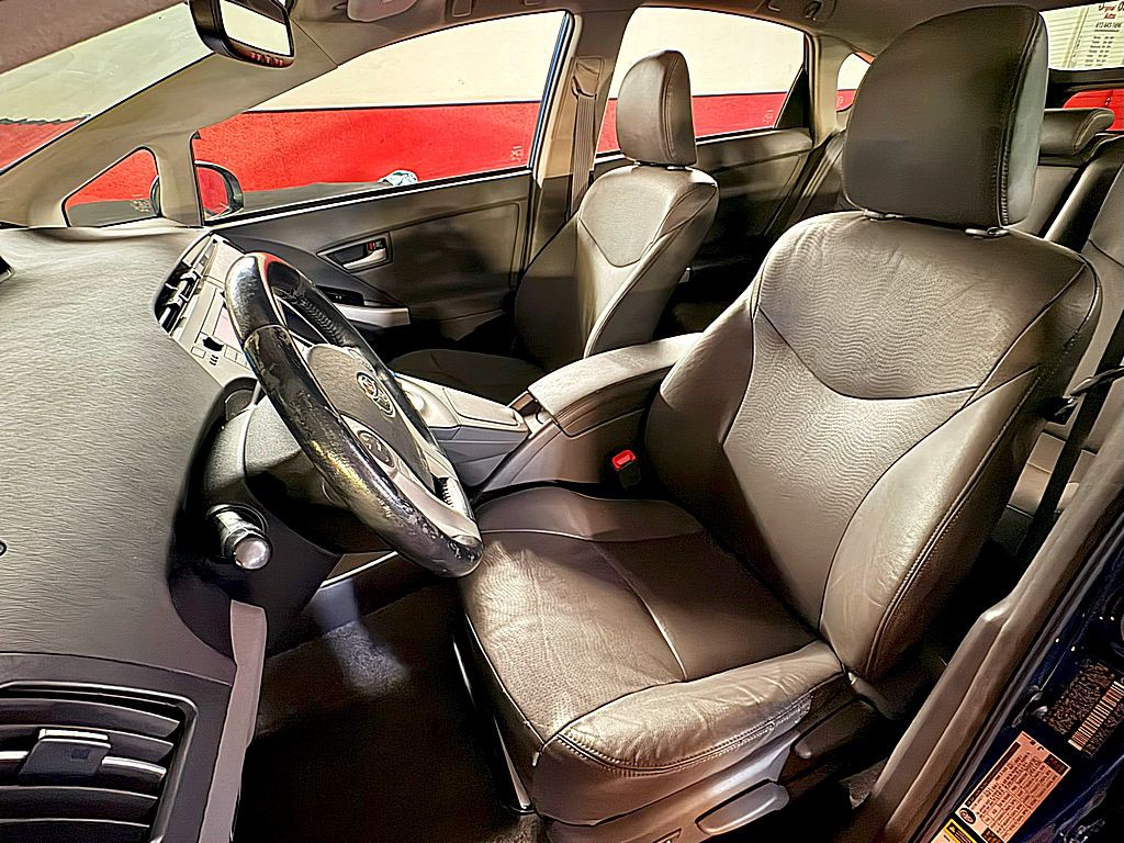 2010 Toyota Prius Image 10