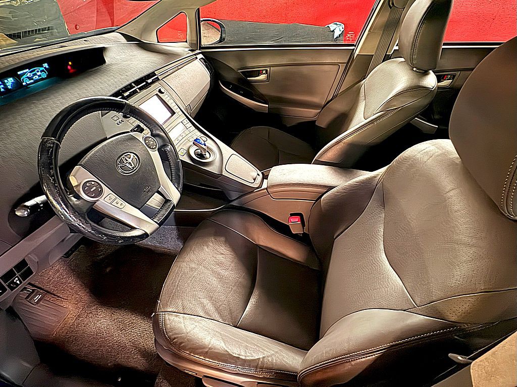 2010 Toyota Prius Image 11