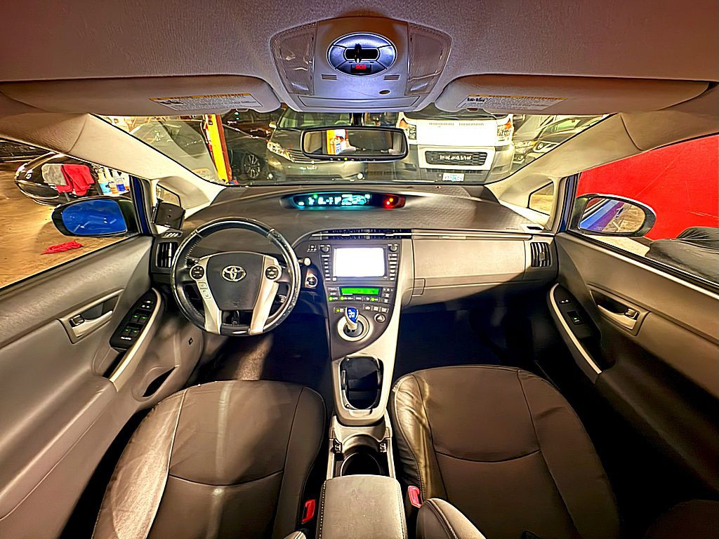 2010 Toyota Prius Image 21