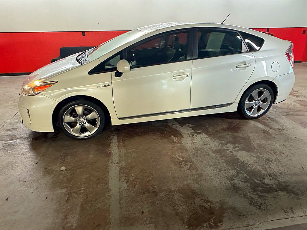 2013 Toyota Prius Image 4