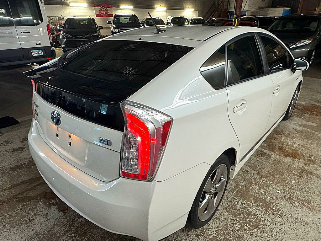 2013 Toyota Prius Image 7