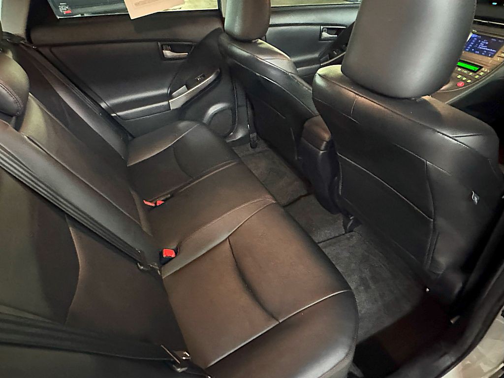 2013 Toyota Prius Image 17
