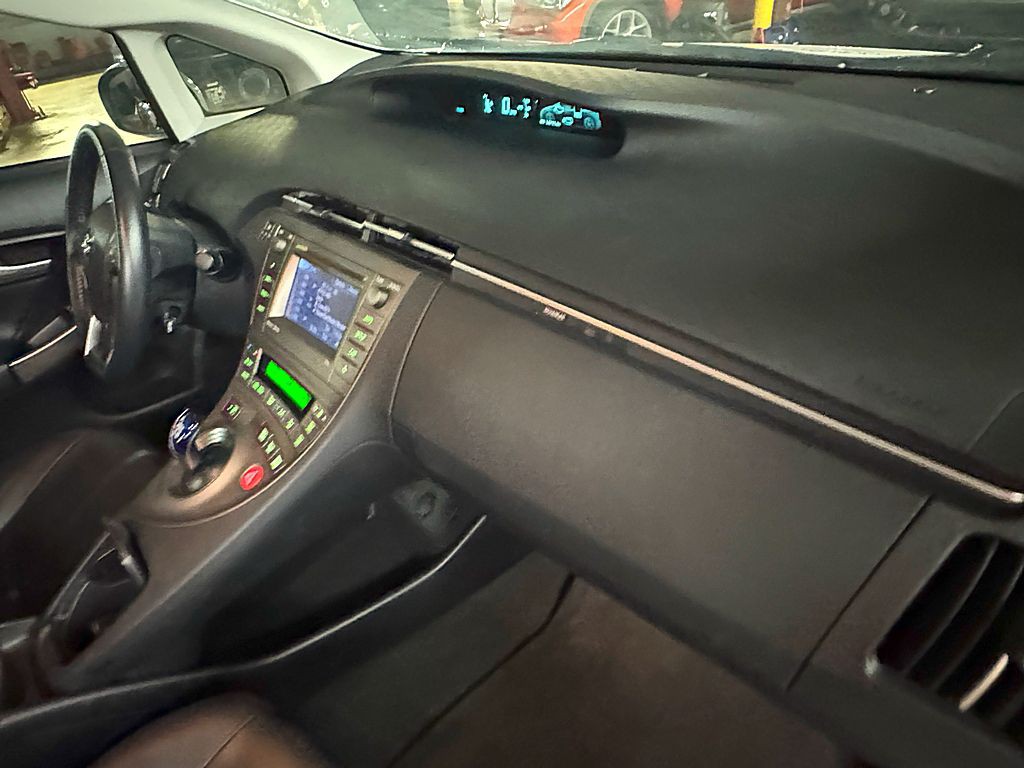 2013 Toyota Prius Image 19