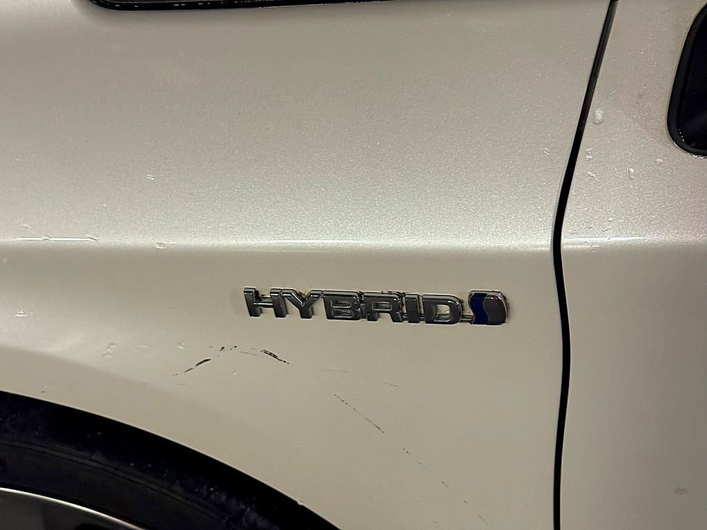 2013 Toyota Prius Image 23
