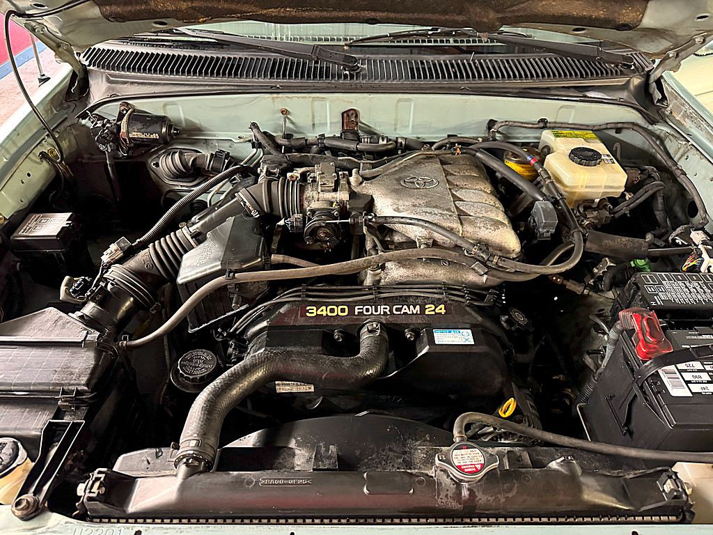 2001 Toyota 4Runner Image 2