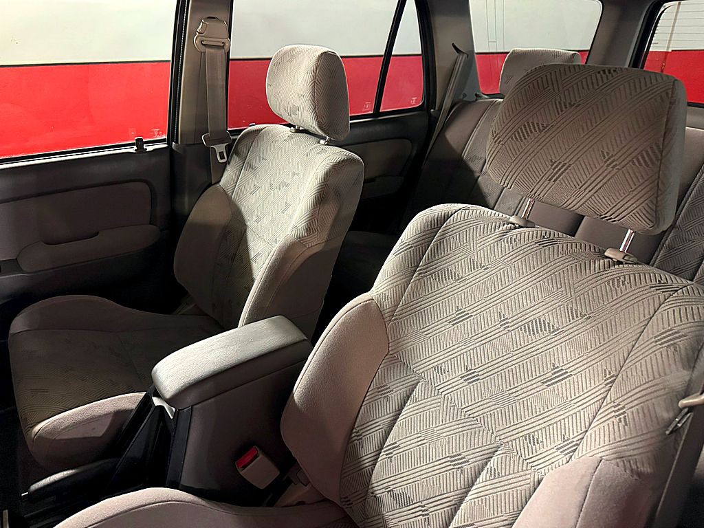 2001 Toyota 4Runner Image 11