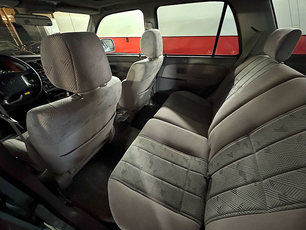 2001 Toyota 4Runner Image 17