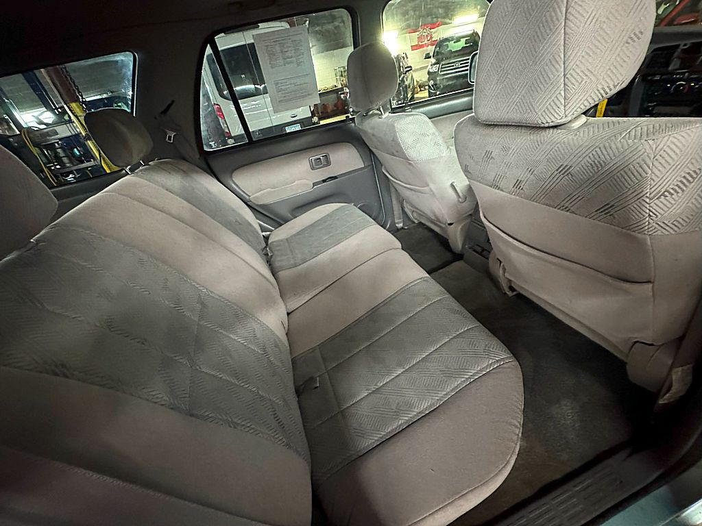 2001 Toyota 4Runner Image 21