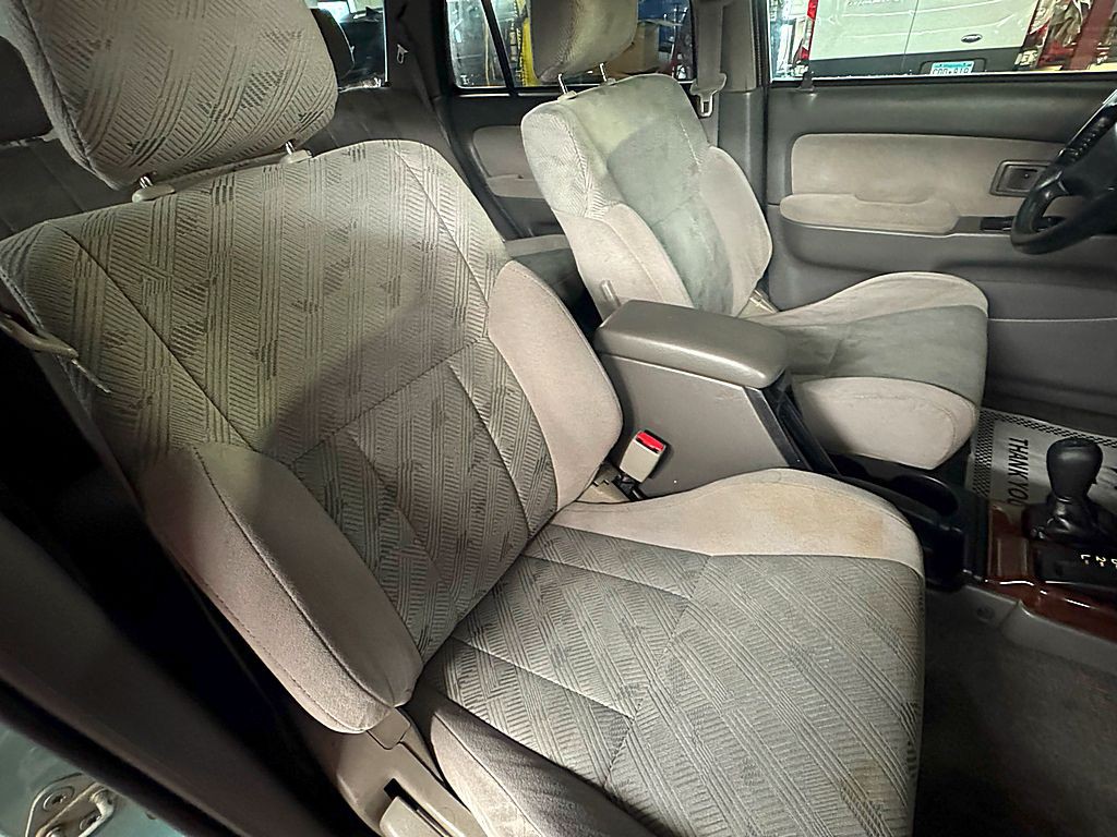 2001 Toyota 4Runner Image 24