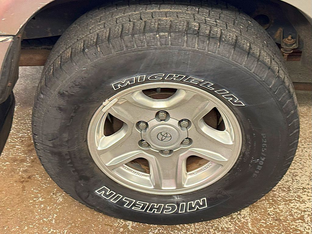 2001 Toyota 4Runner Image 27