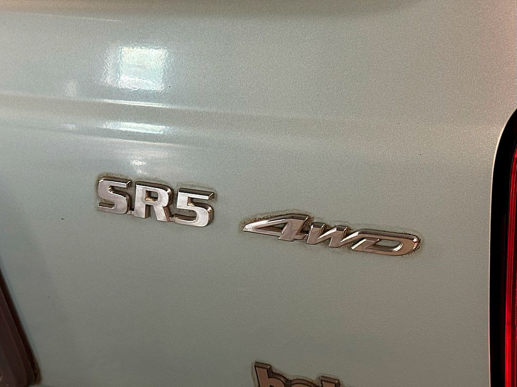 2001 Toyota 4Runner Image 28