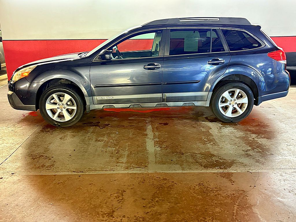2013 Subaru Outback Image 4