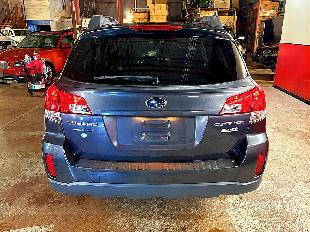 2013 Subaru Outback Image 6