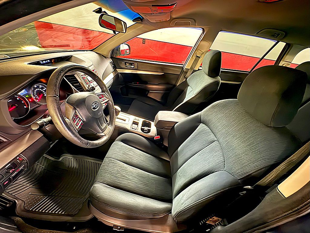 2013 Subaru Outback Image 11