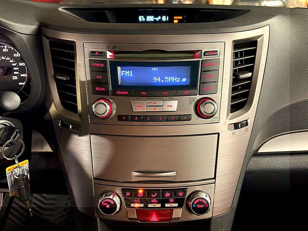 2013 Subaru Outback Image 14